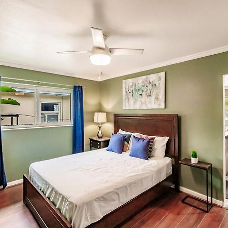 Bnb Hyperion - Updated 1B1B Hideaway - Sleeps 3 Hollywood Exterior photo