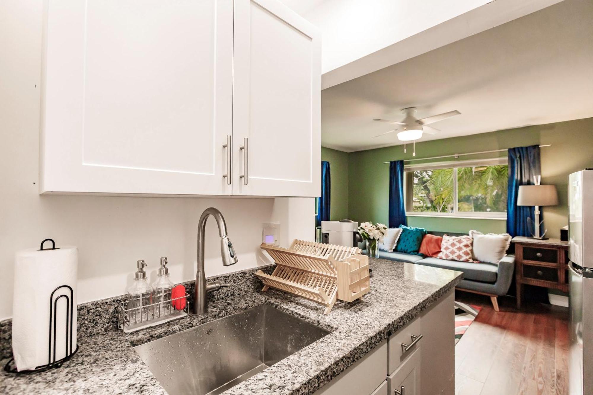 Bnb Hyperion - Updated 1B1B Hideaway - Sleeps 3 Hollywood Exterior photo