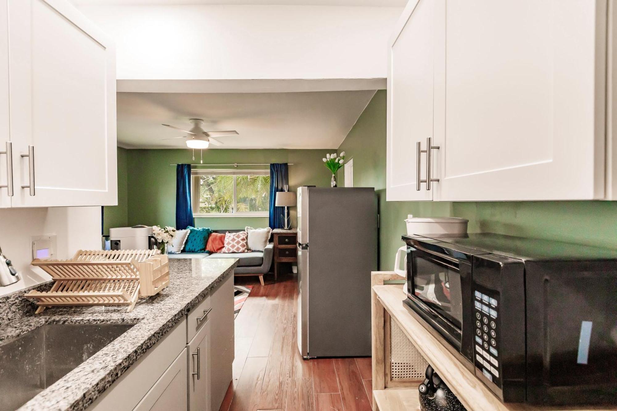 Bnb Hyperion - Updated 1B1B Hideaway - Sleeps 3 Hollywood Exterior photo