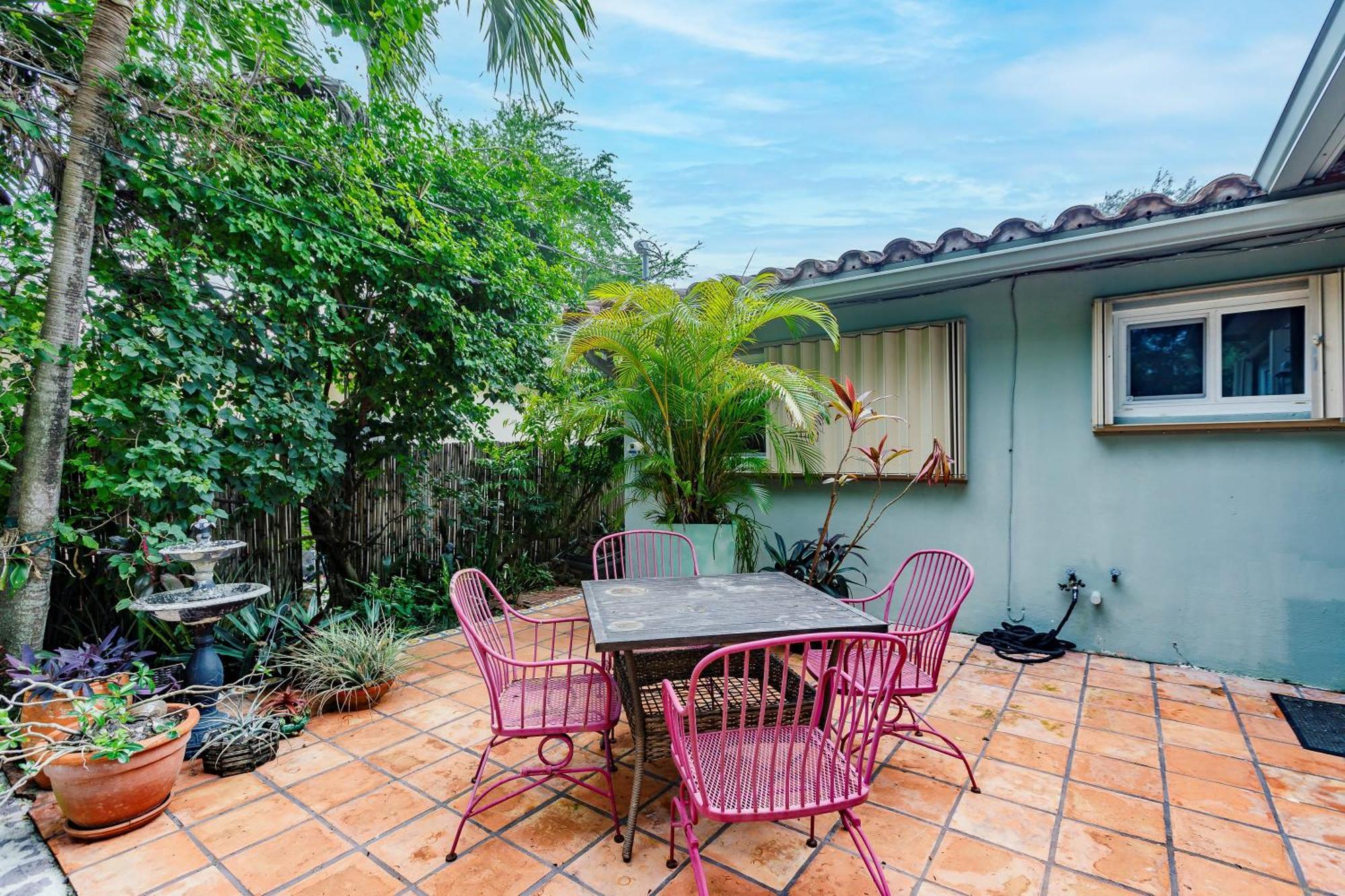 Bnb Hyperion - Updated 1B1B Hideaway - Sleeps 3 Hollywood Exterior photo