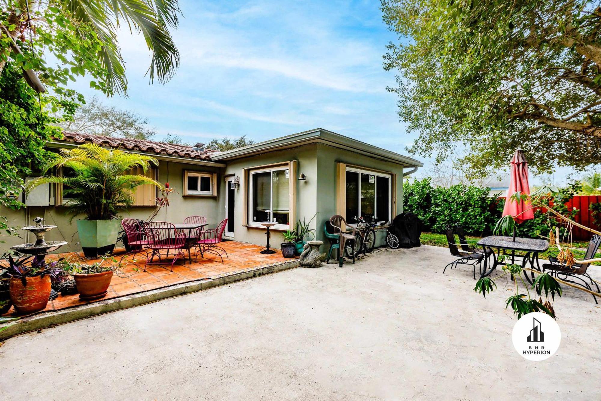 Bnb Hyperion - Updated 1B1B Hideaway - Sleeps 3 Hollywood Exterior photo